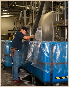 Unloading Dye Jet at MoCaro